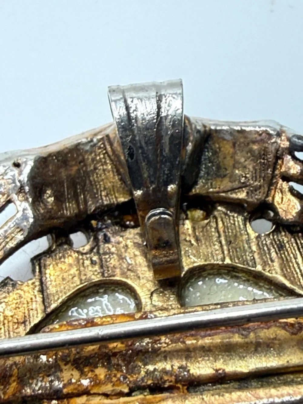 N/A oval brooch
